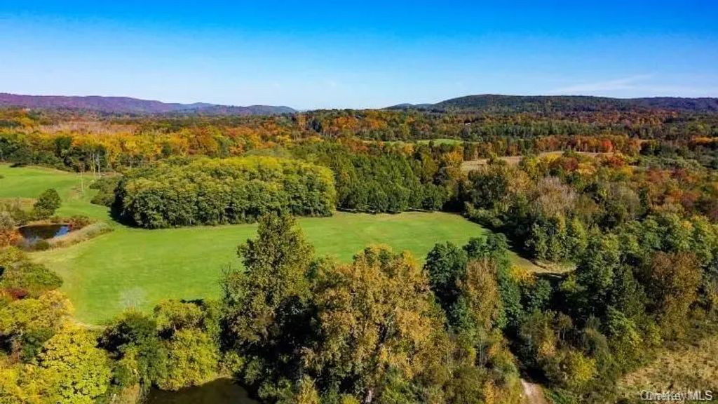 225 Route 22, Pawling