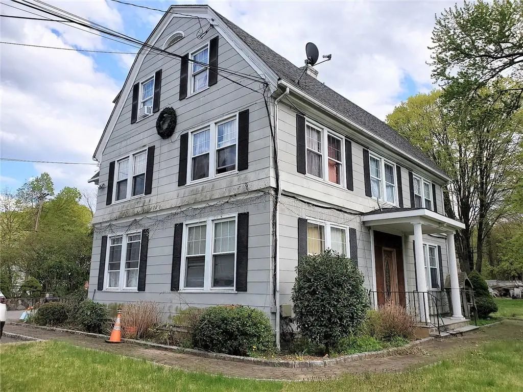 1061 Oregon Road, Cortlandt Manor