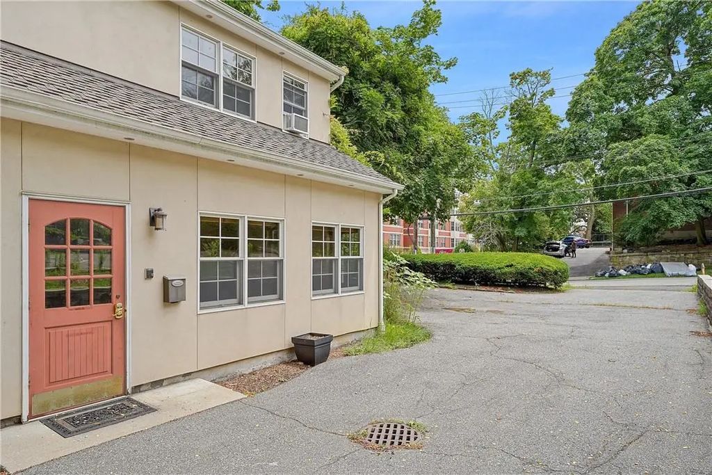 5 Rutherford Avenue, White Plains