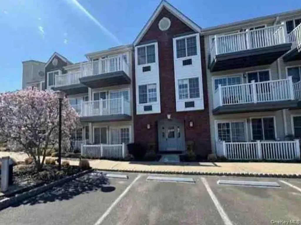 94-24 Magnolia Court # 3a, Jamaica