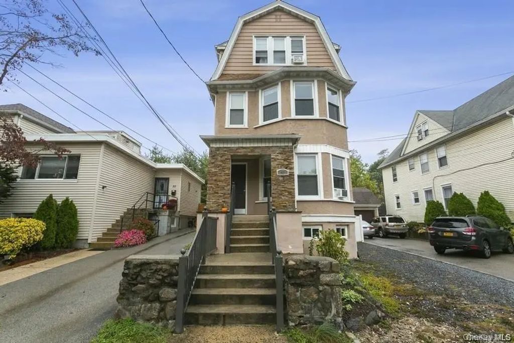 48 Parkway Road, Bronxville