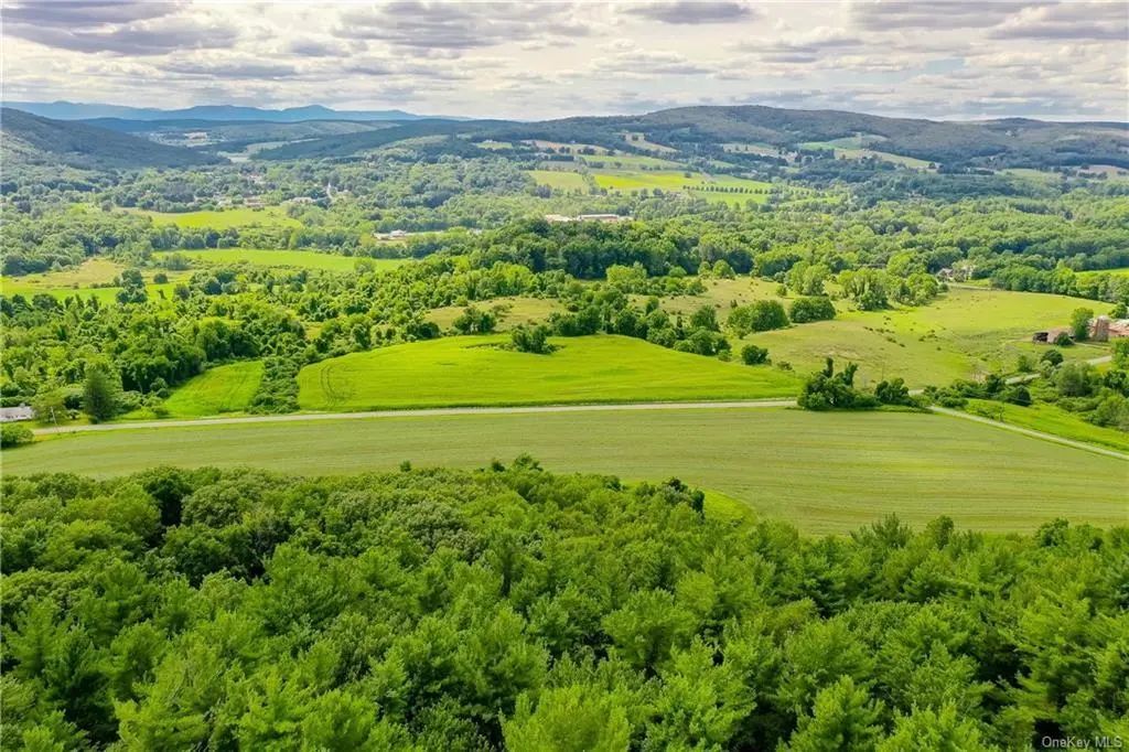 Yonderview Road, Hillsdale
