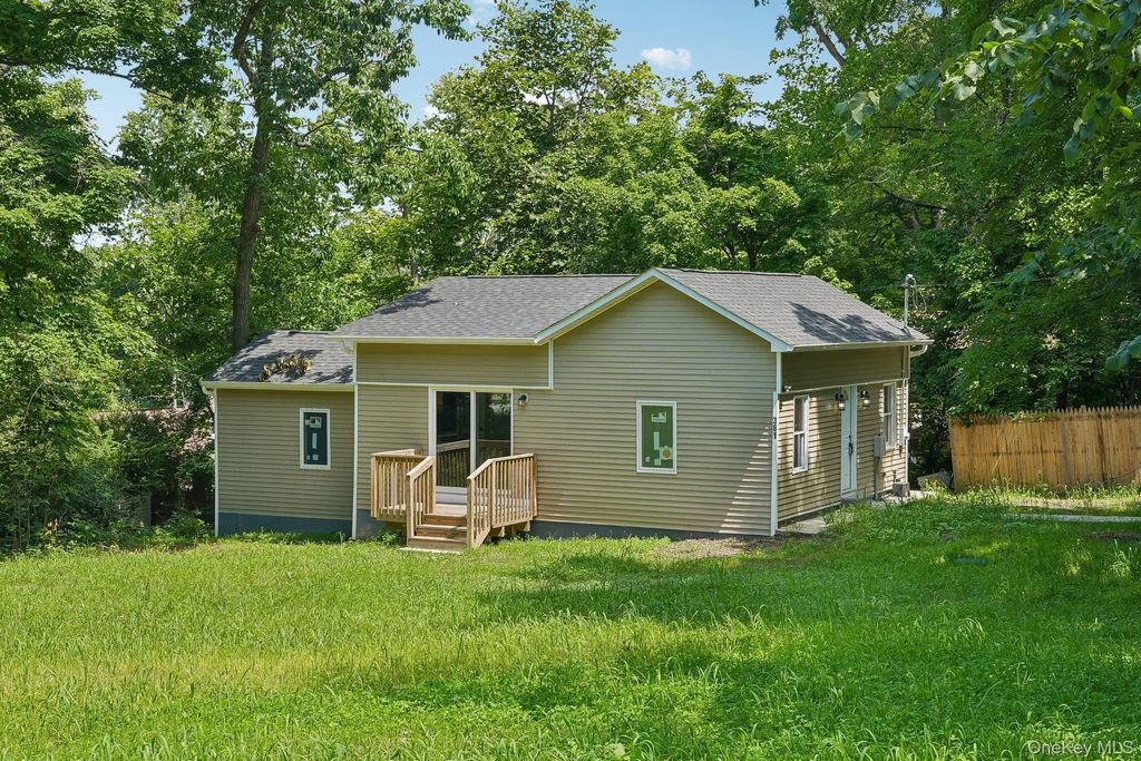 381 Mountain Lodge Road, Monroe