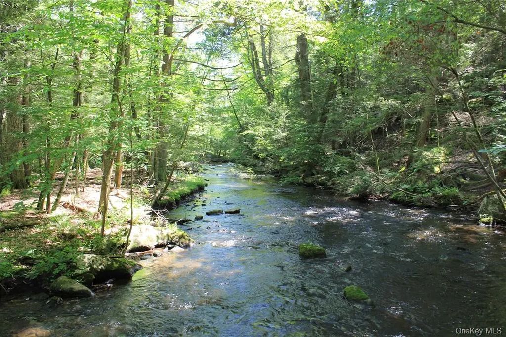 Rolling Meadow Lane, Pound Ridge