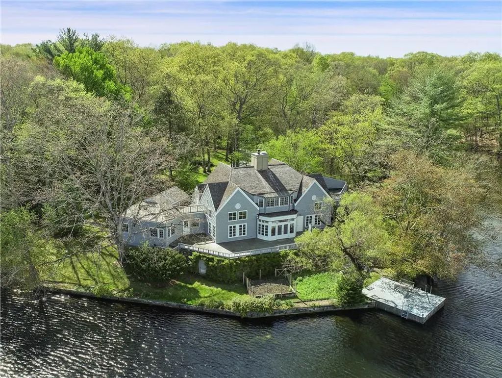 28 Heron Lake Road, Bedford
