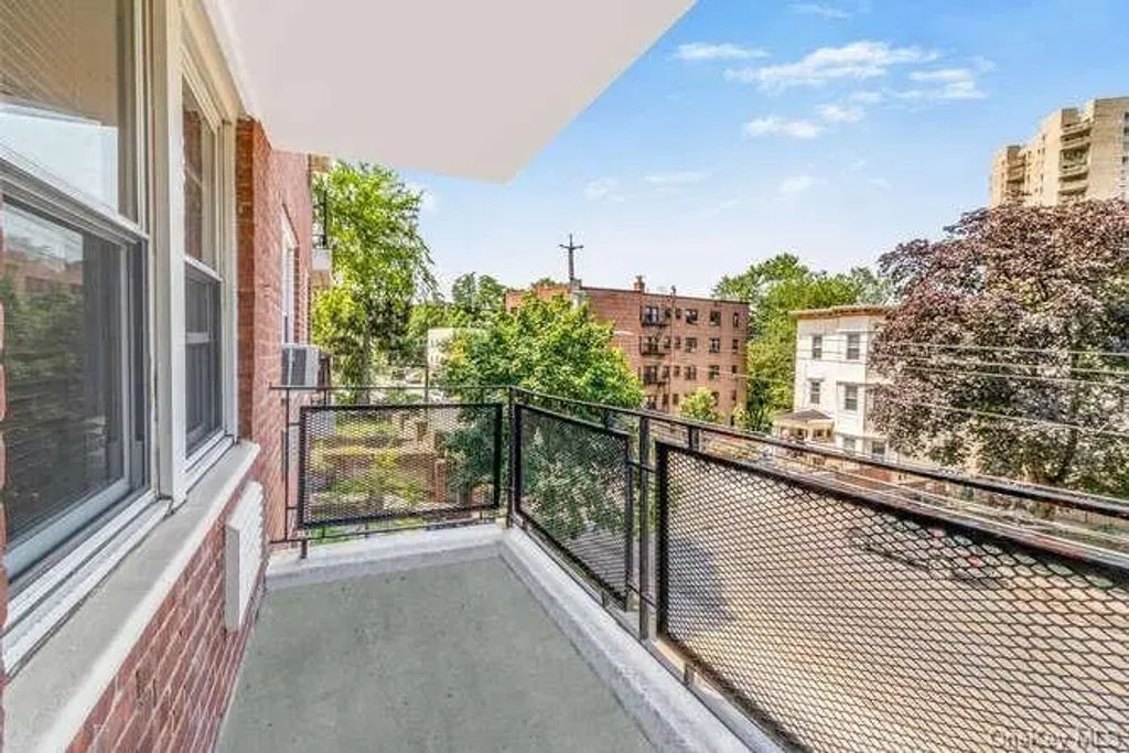 440 Warburton Avenue # 2e, Yonkers