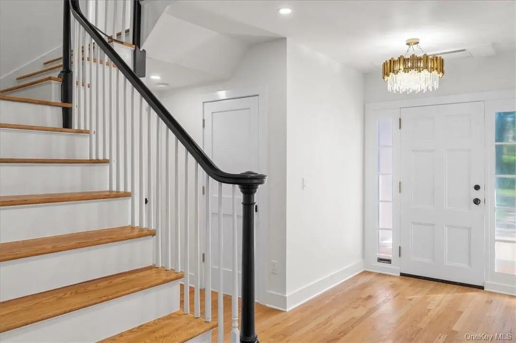 4 Woodland Place, White Plains