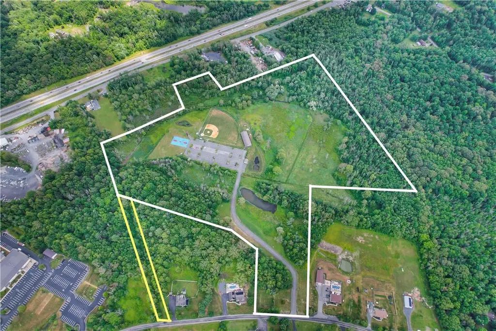 422 M And M Road, Middletown
