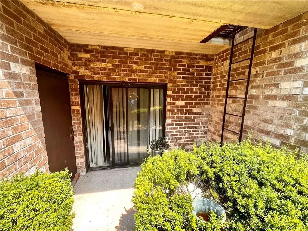 203 Kennedy Drive # 203, Spring Valley