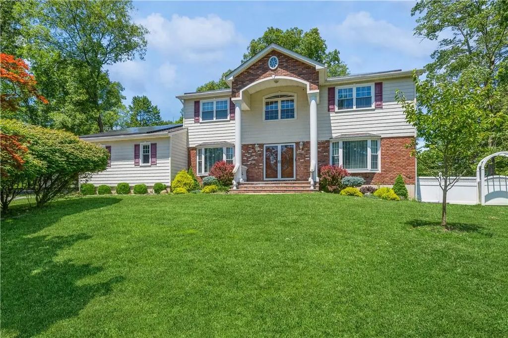 31 Brookline Way, New City
