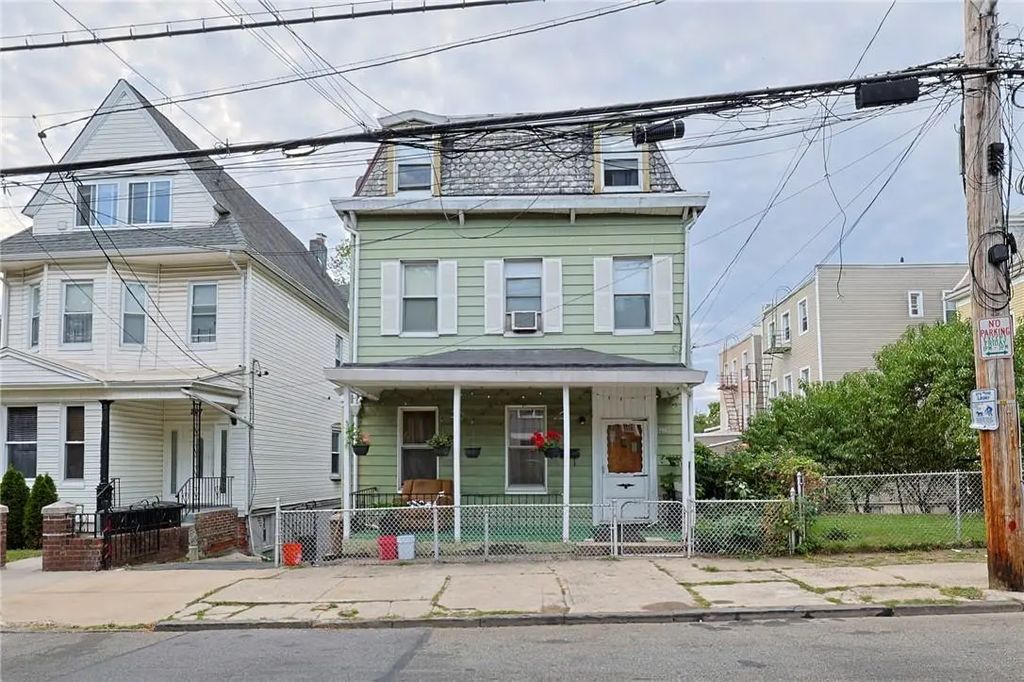209 Woodworth Avenue, Yonkers