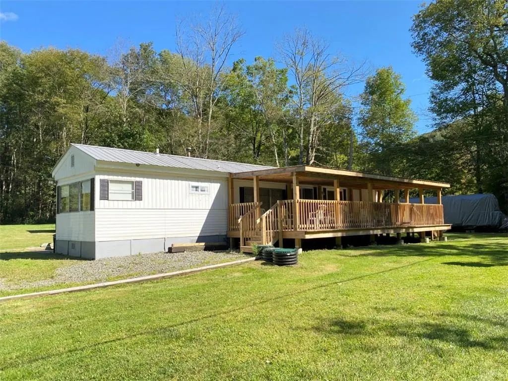 205 Elk Brook Road, Roscoe