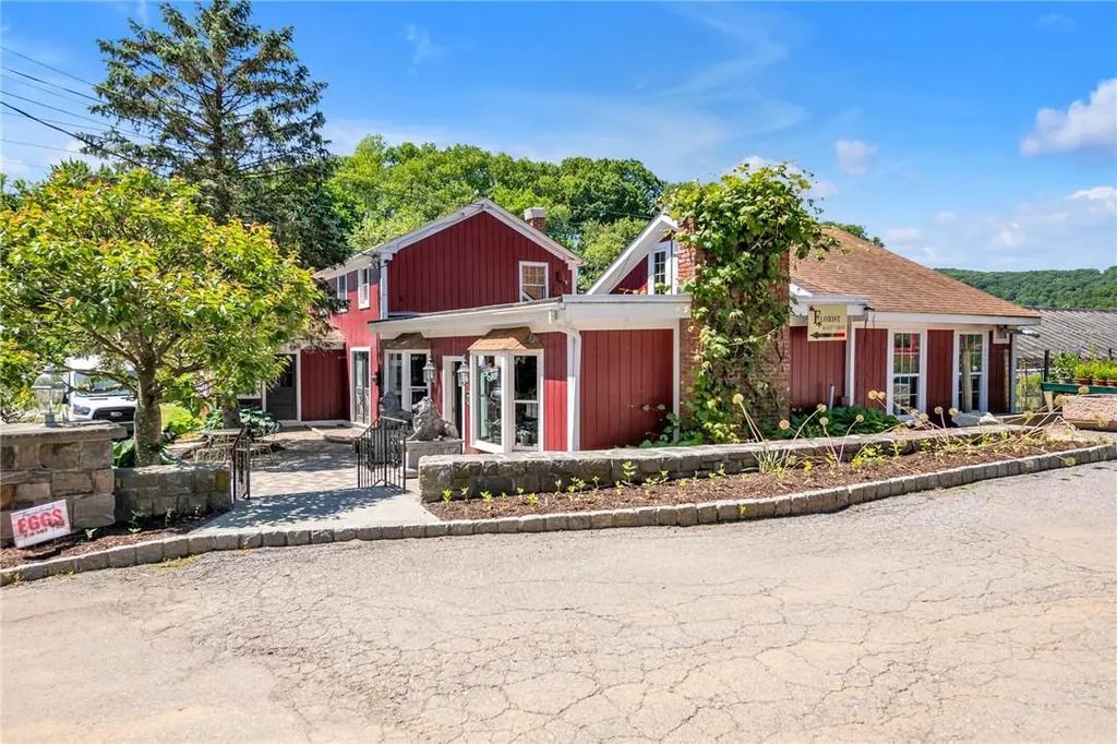 178 Charles Colman Boulevard, Pawling