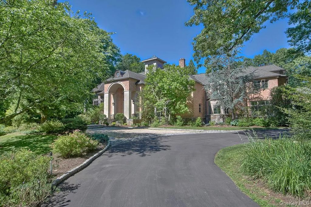 301 Whippoorwill Road, Chappaqua