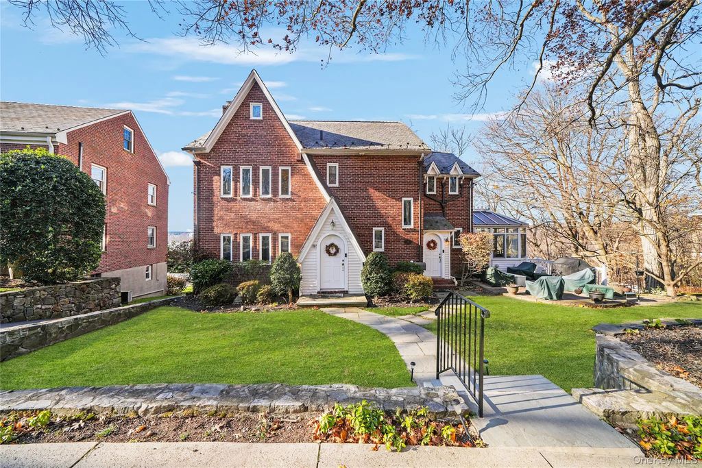 39 Park Circle, White Plains