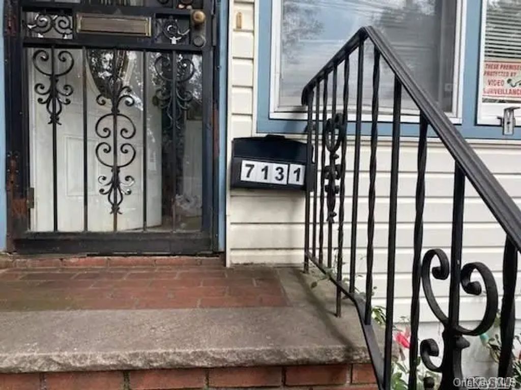 71-31 66th Road, Middle Village