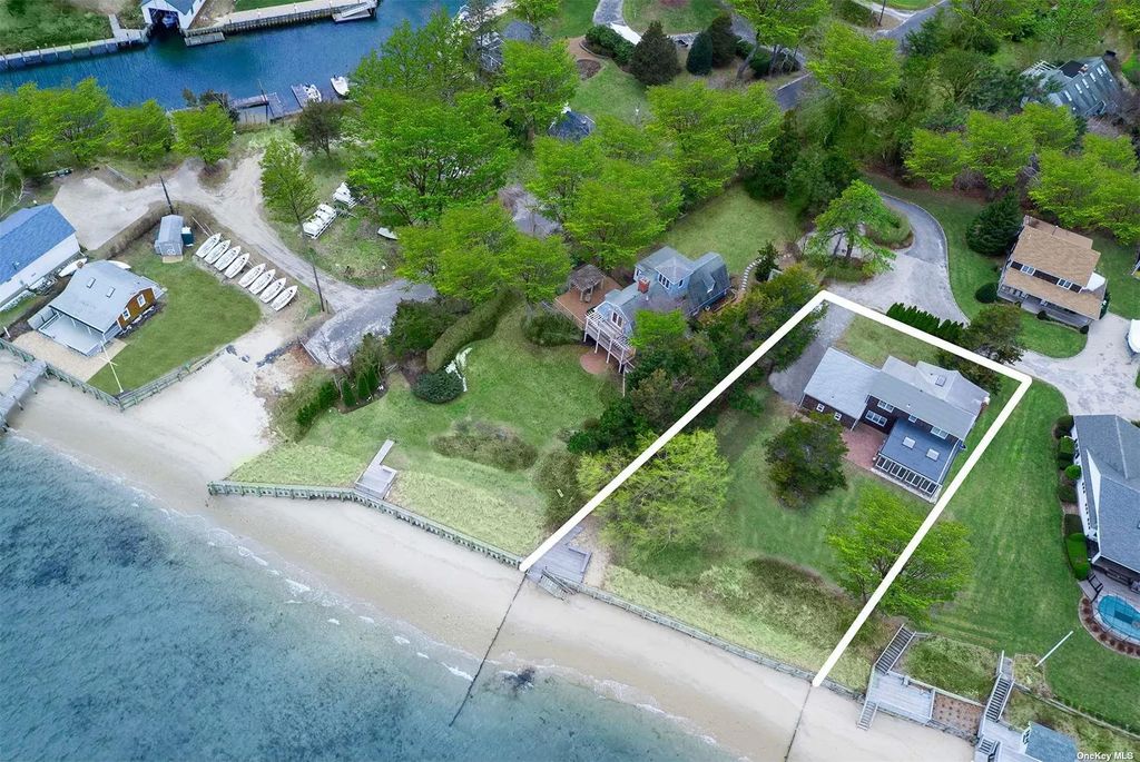 1155 Old Harbor Road, New Suffolk