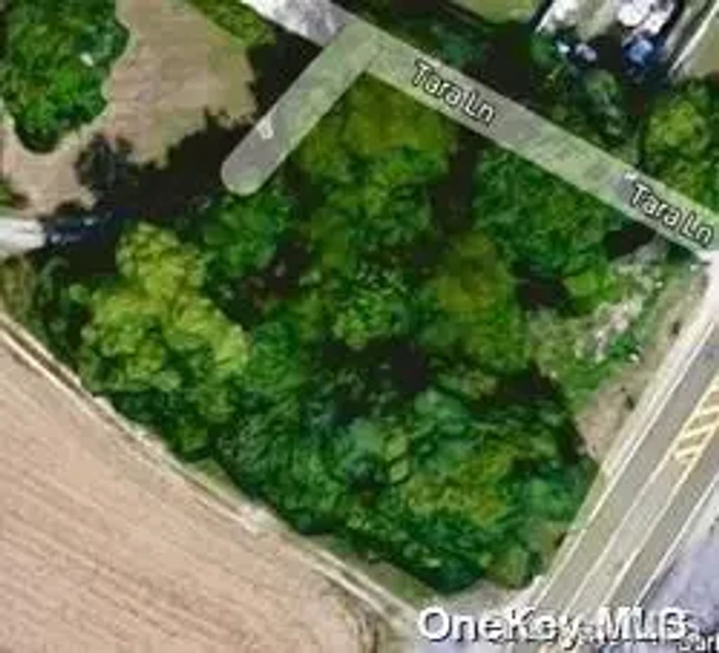 25/58 Nys (52 Main Rd) Route, Riverhead