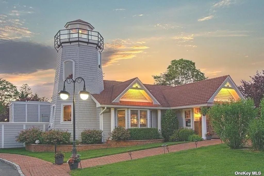 322 W Montauk, Hampton Bays