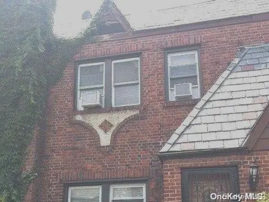 30-10 90th Street, Flushing