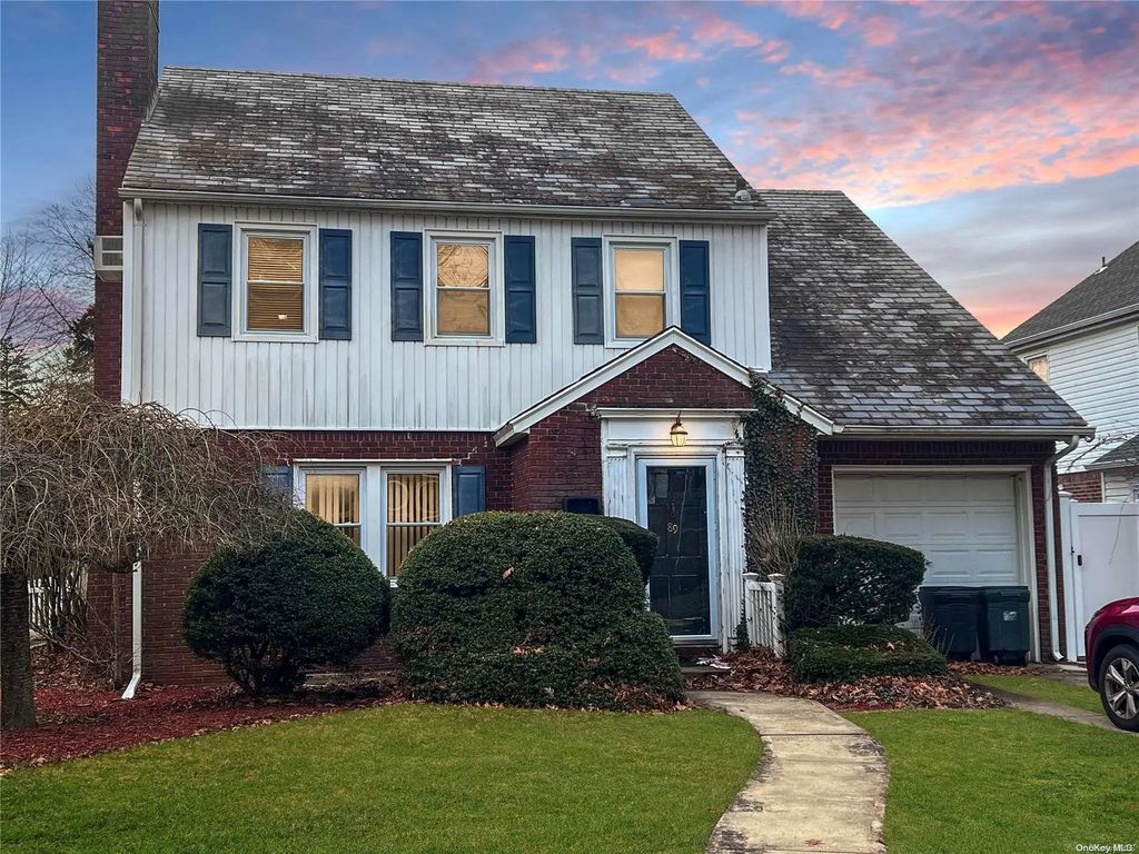 89 Delaware Avenue, Freeport
