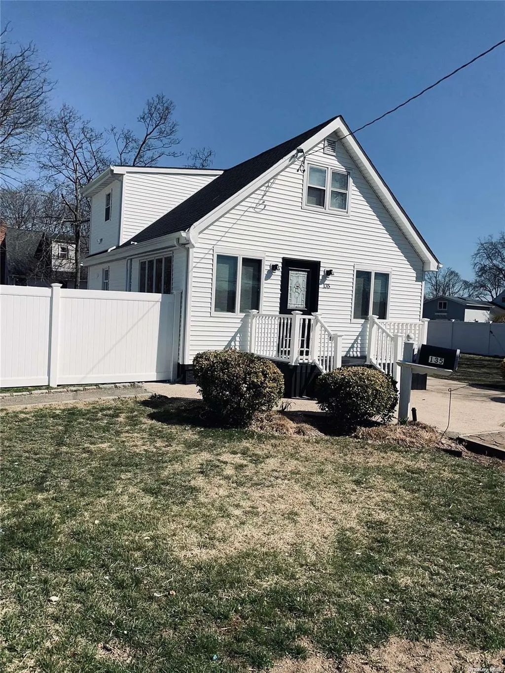 135 Westchester Ave, West Babylon