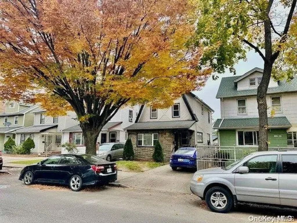 104-59 111th Street, Richmond Hill S.