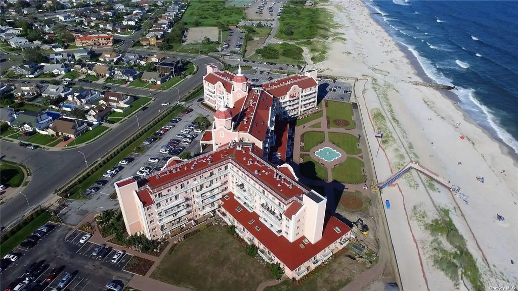 2 Richmond Road # 6u&6v, Lido Beach