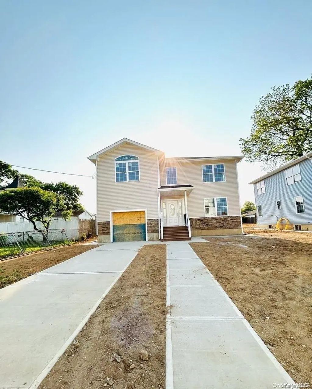 98 N Columbus Avenue, Freeport