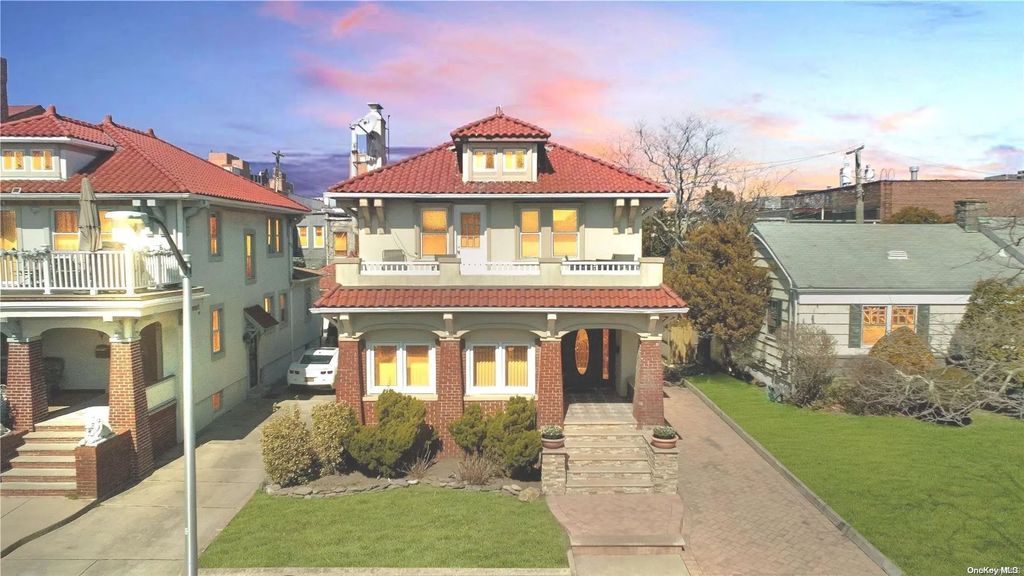 61 W Walnut Street, Long Beach