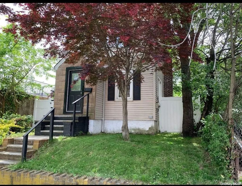 76-22 57th Road, Middle Village