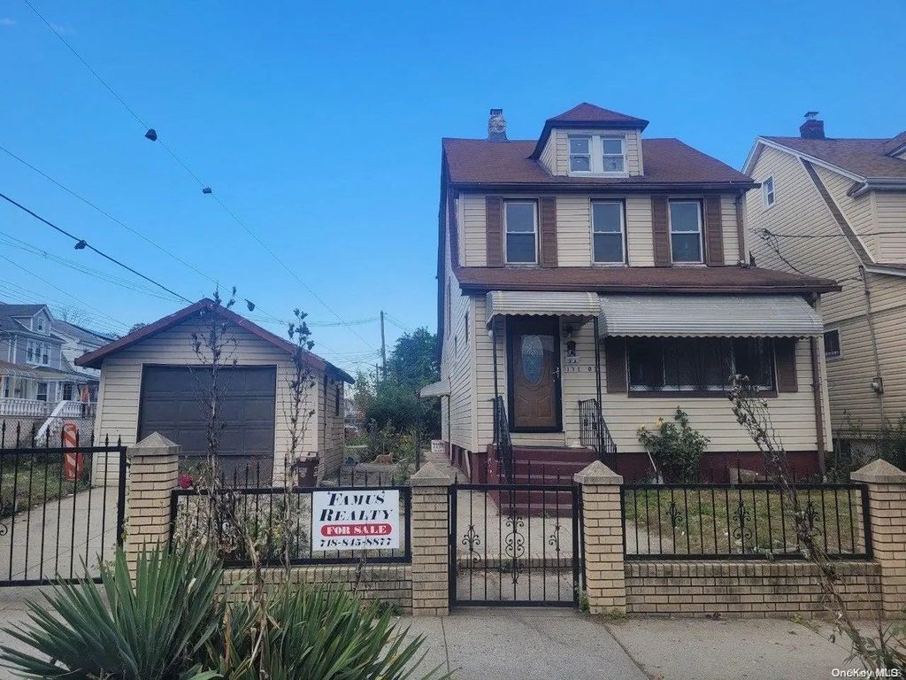131-03 107th Avenue, Richmond Hill S.