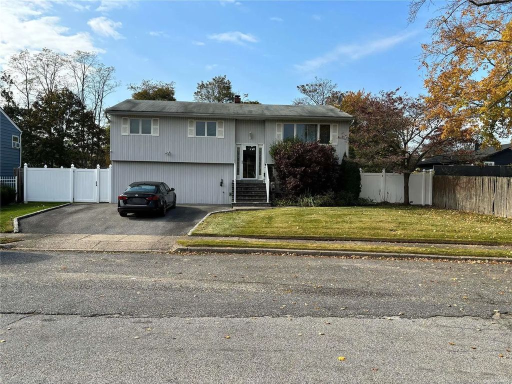 18 Maylen Drive, Brentwood