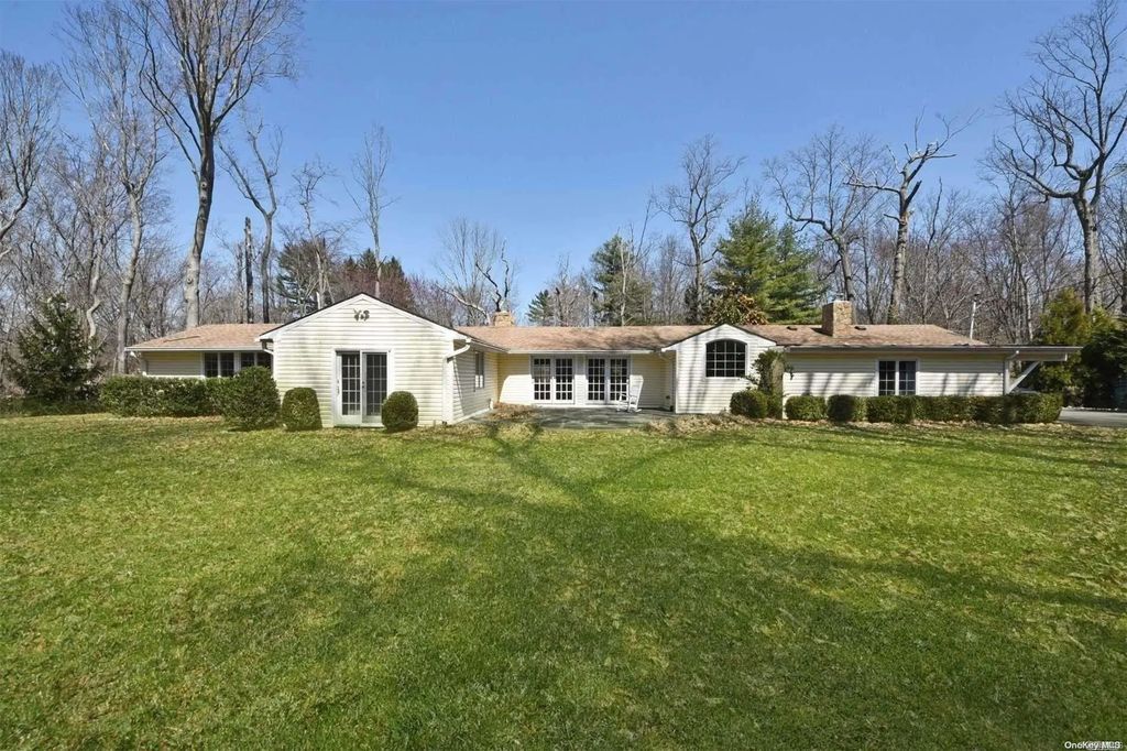 1 Parish Drive, Locust Valley