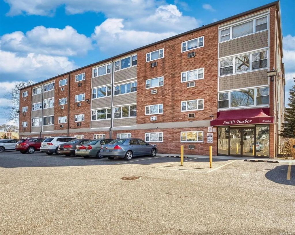 222 Smith Street # 3c, Freeport