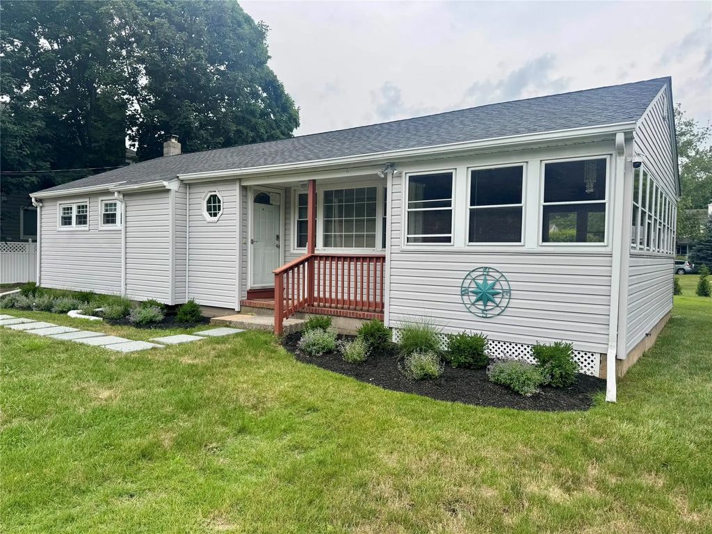 220 Fiddler Lane, Greenport