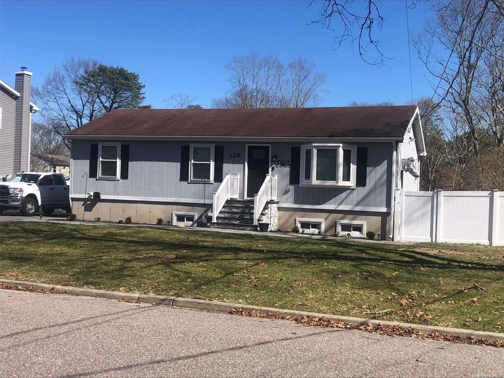 129 Keller Drive, Mastic