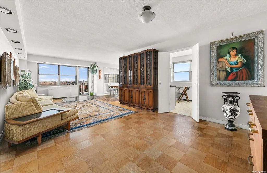 70-31 108 # 12b, Forest Hills