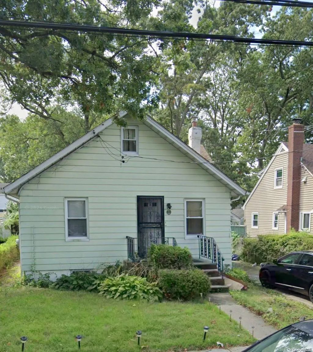 437 Yale Avenue, Rockville Centre
