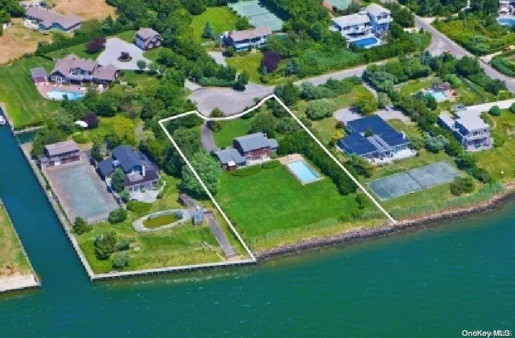 5 Bayberry Lane, Remsenburg