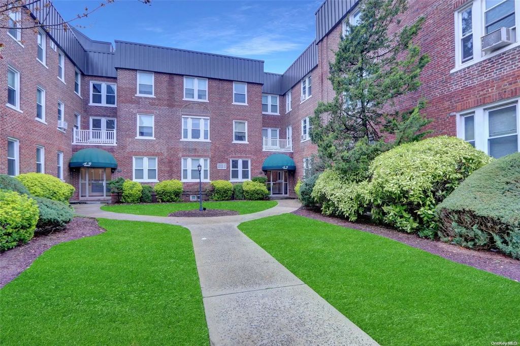185 Atlantic Avenue C3, Lynbrook