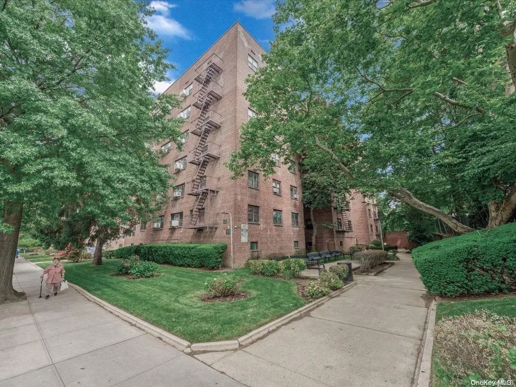 140-21 31st Rd # 2a, Flushing
