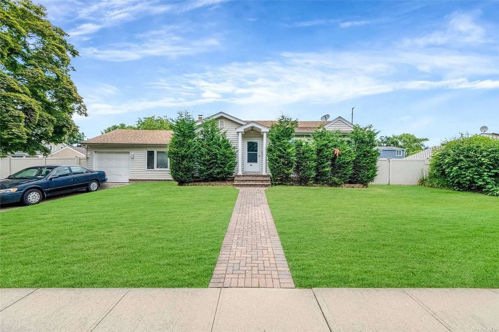 263 N Park Drive, Massapequa