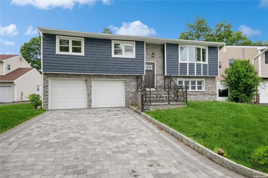 30 Carlow Street, Huntington