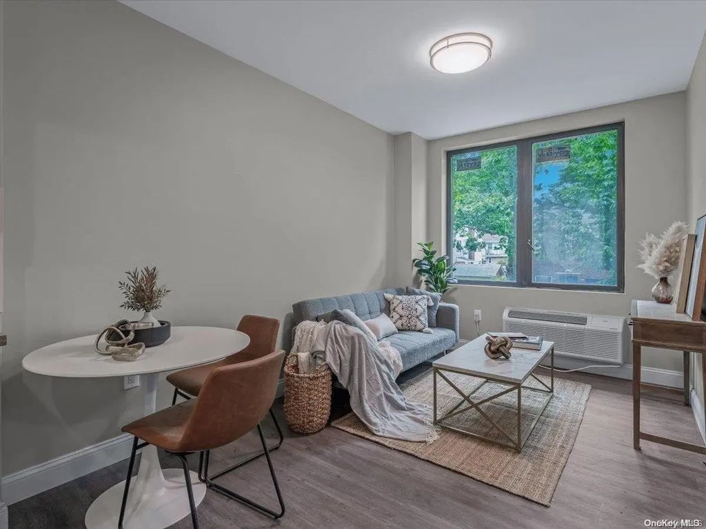 163-07 72nd Avenue # 2d, Fresh Meadows