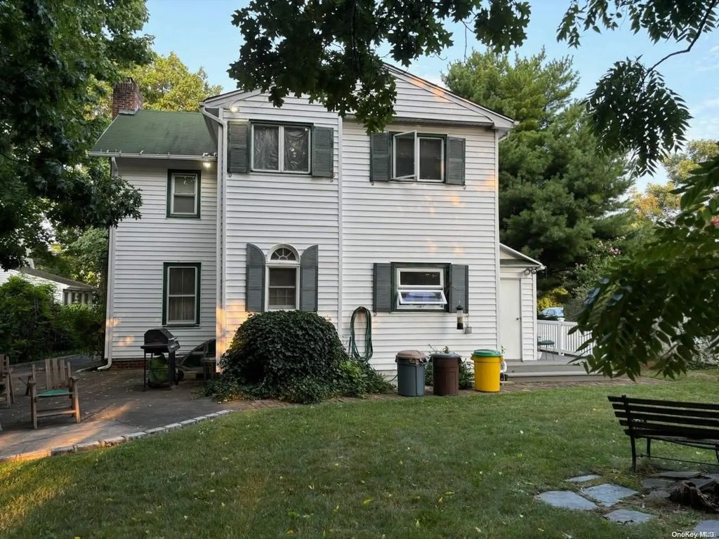 998 E Broadway, Woodmere