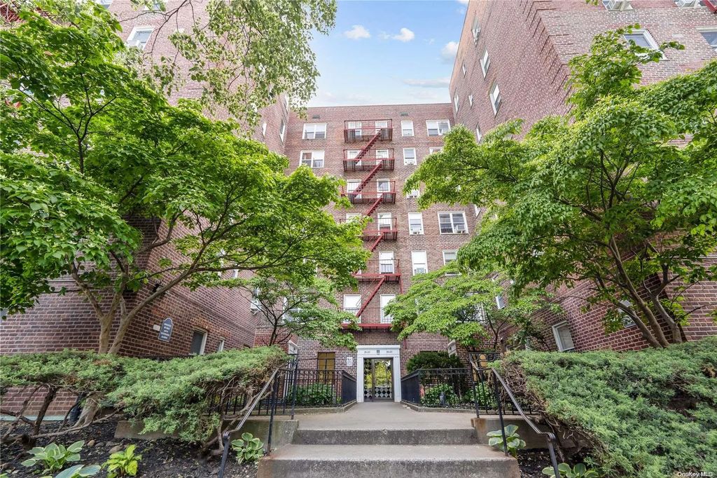 39-20 52nd St # 2g, Woodside