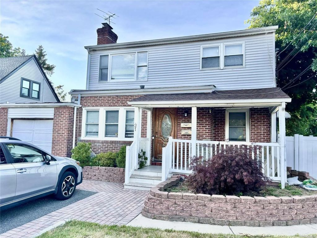 21 Linden Road, Valley Stream