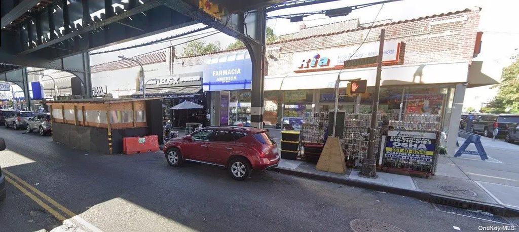 84-29 Roosevelt Avenue, Jackson Heights