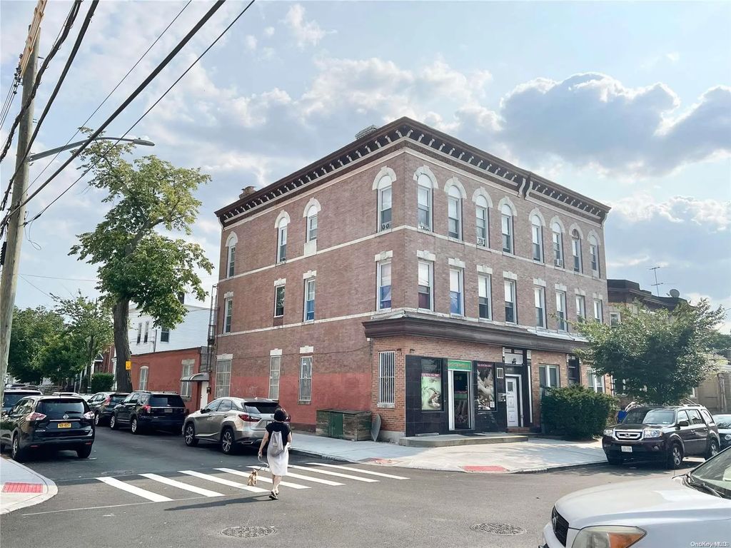 123-18 18th Avenue, College Point